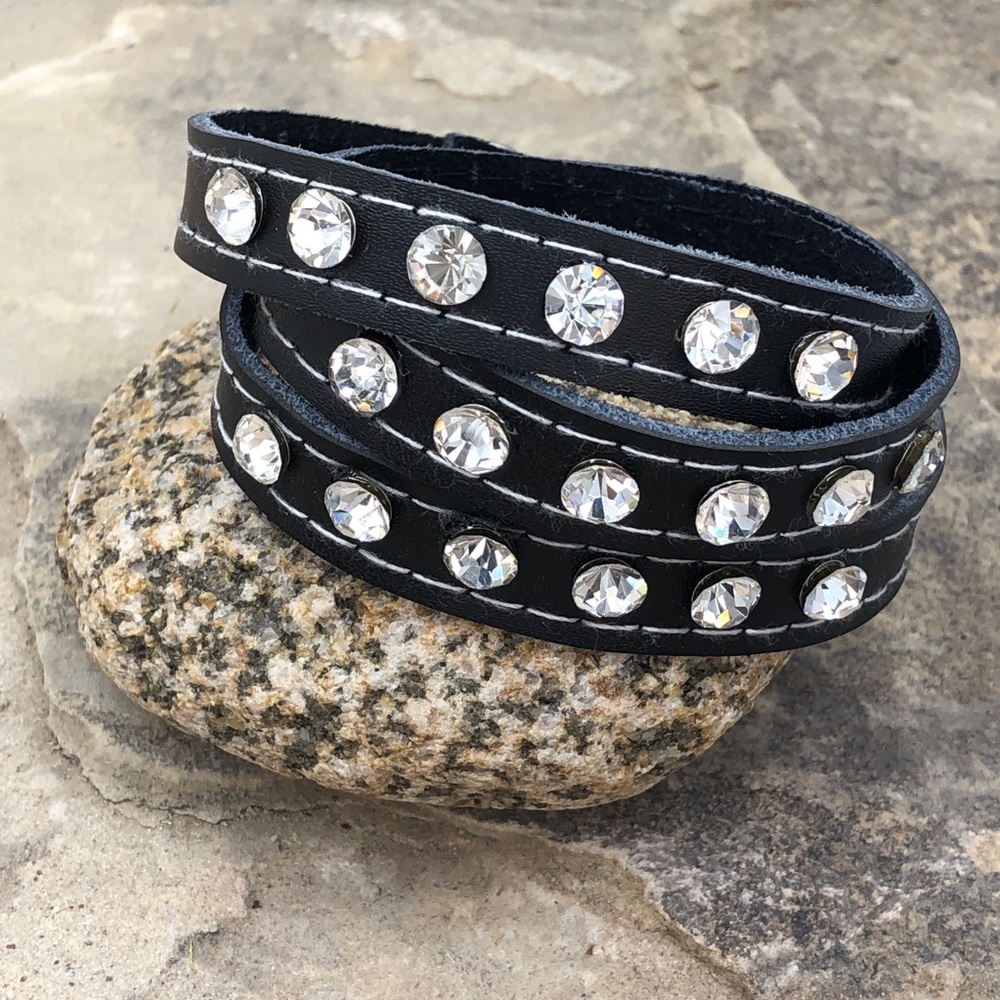 🍀 Faux Leather Rhinestone Wrap Bracelet